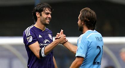 Νίκησε τον Πίρλο ο Κακά(video)