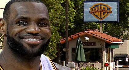 Κάτοικος της Warner Bros ο ΛεΜπρον! (pics)