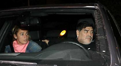 Μπλεξίματα στο αεροδρόμιο του Μπουένος Άιρες για τον Μαραντόνα