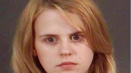 Τραγικό: 21χρονη γέννησε, έπνιξε και... πέταξε το νεογέννητο μωρό της στα σκουπίδια