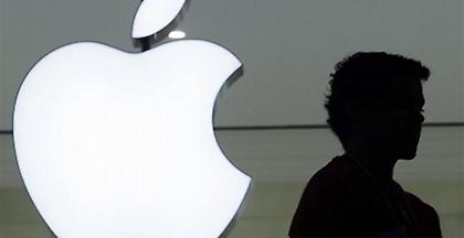 «Δισεκατομμύρια ευρώ σε πρόστιμα» ετοιμάζει η Κομισιόν για την Apple