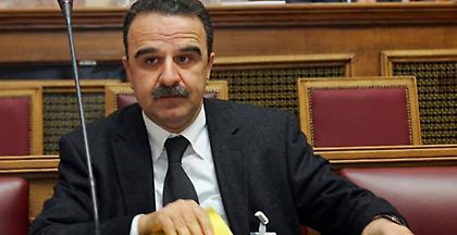 Επίθεση Μαντζουράνη σε Alpha και ΣΚΑΪ με αιχμή τον Μαρινάκη