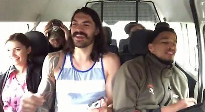 Μεράκλωσαν με Backstreet Boys οι Άνταμς και Ρόμπερσον (video)