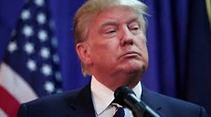 Τραμπ: Όποιος ζει παράνομα στην Αμερική θα απελαθεί αν εκλεγώ