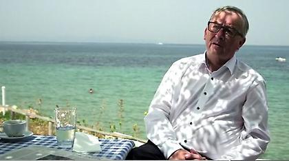 Ο Γιούνκερ σε ελληνική ταβέρνα: «Χαίρομαι που οι τιμές είναι ακόμα σε ευρώ!»