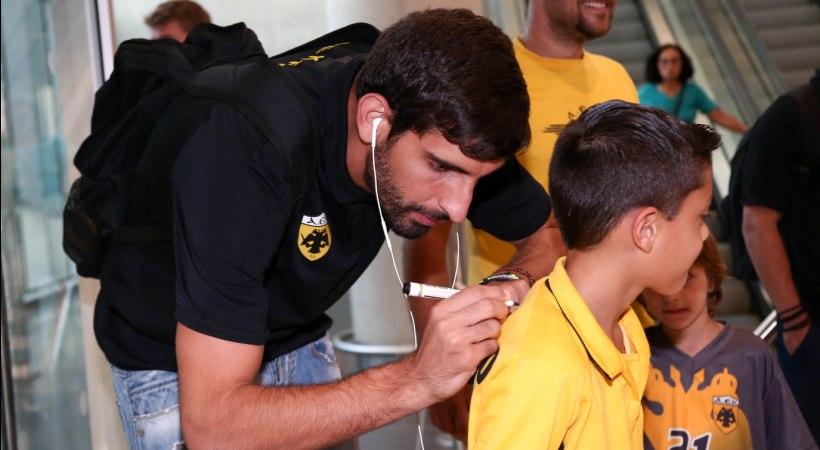 Θερμή υποδοχή στην Κύπρο για ΑΕΚ (pics)