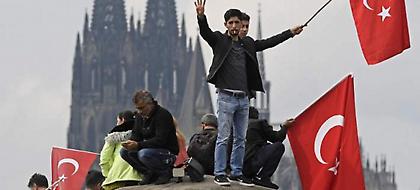 Welt: Κάνει πίσω η Αγκυρα -Διατεθειμένη να περιμένει ως τον Δεκέμβριο την απελευθέρωση στη βίζα