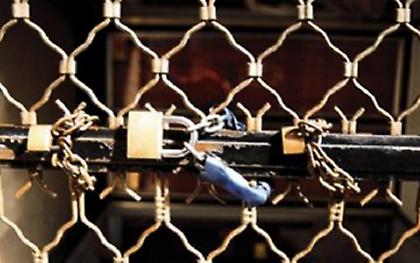 Στο κόκκινο η οικονομία με 18.000 επιχειρήσεις να βάζουν λουκέτο