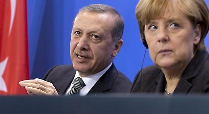 Μέρκελ: Χρειάζεται ακόμα χρόνος για την κατάργηση της βίζας για τους Τούρκους