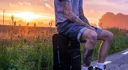 Μόδα ή μιμητισμός; Ενας στους 3 νέους Ευρωπαίους έχει «χτυπήσει» τατουάζ