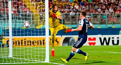 Πήγαινε για σέντρα και έβαλε γκολάρα (video)