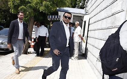 Το πρώτο τετ α τετ με τους καναλάρχες στο Μαξίμου