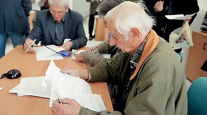 Κόντρα Κατρούγκαλου - Βρούτση για την παρακράτηση στις συντάξεις