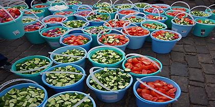 Η ελληνική σαλάτα των ρεκόρ Γκίνες