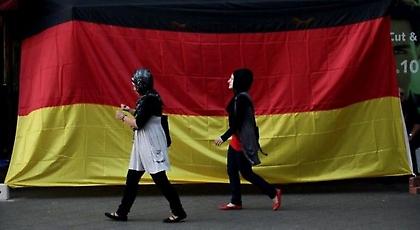 Ραγδαία αύξηση του αριθμού των μεταναστών στη Γερμανία που ζητούν κοινωνικές παροχές