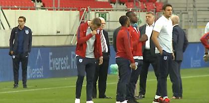 Τρόμαξε ο Στέρλινγκ με το φτάρνισμα του Χέντερσον (video)