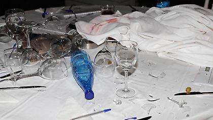 Εικόνες ΣΟΚ από την επίθεση στην κλήρωση της Football League (video)