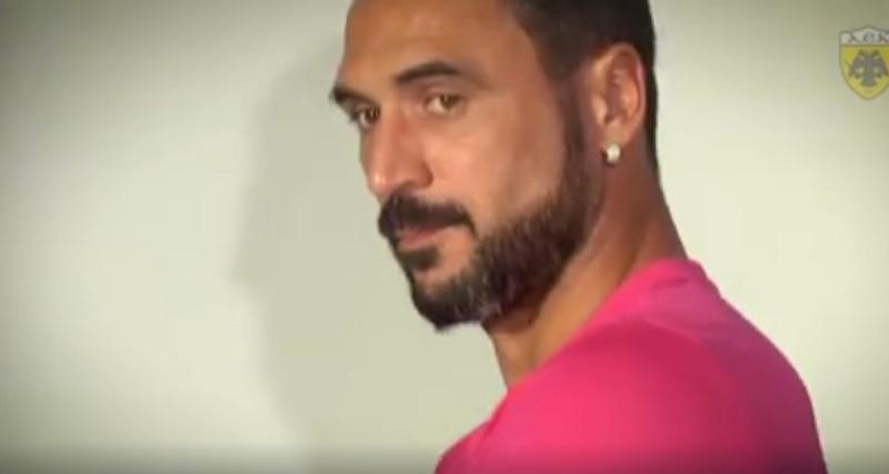 Η πρώτη γεύση από τις νέες φανέλες της ΑΕΚ που... έρχονται (video)