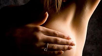 Συγκινεί η Ελληνίδα που δημοσίευσε στο Facebook τη μαστεκτομή της