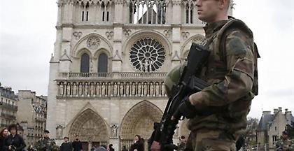 Εντοπίστηκε αυτοκίνητο με πολλές φιάλες αερίου κοντά στην Παναγία των Παρισίων