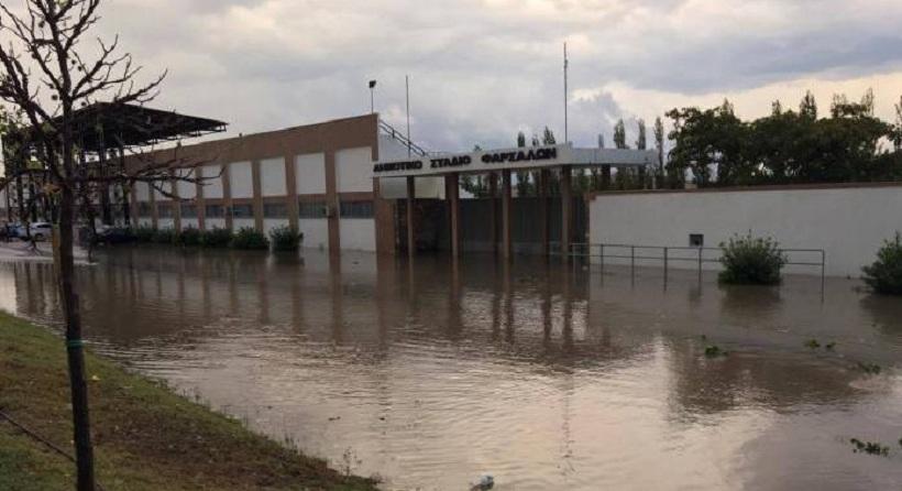 Χαλάζι και νέες πλημμύρες στα Φάρσαλα από τη θεομηνία (pics/video)