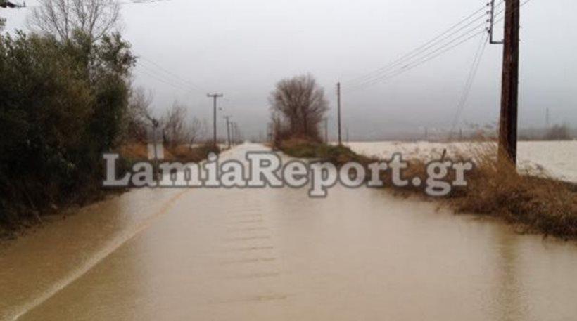 Κλειστή η επαρχιακή οδός Λαμίας-Καρπενησίου – Εγκλωβισμένοι οδηγοί