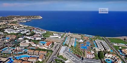 Το χωριό της Ελλάδας που έχει μόνο... πολυτελή ξενοδοχεία (video)