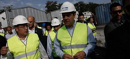 Σε σταθμό του μετρό στη Θεσσαλονίκη ο Τσίπρας -Η υποδοχή με πανό (pics-video)