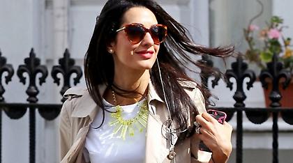 Η Αμάλ Αλαμουντίν σε κέντρο φιλοξενίας προσφύγων στις Σέρρες