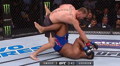 Διέλυσε τον αντίπαλό του και κράτησε τον τίτλο του ο Μίοτσιτς (video)