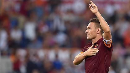 ΜΥΘΙΚΟ: Πιτσιρικάς ξεσπάει σε λυγμούς στο γκολ του Τότι (video)