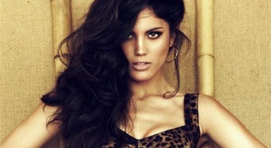 H Μαίρη Συνατσάκη είναι σέξι ό,τι και αν κάνει!