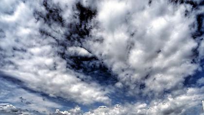 Καιρός: Νεφώσεις και μικρή πτώση της θερμοκρασίας