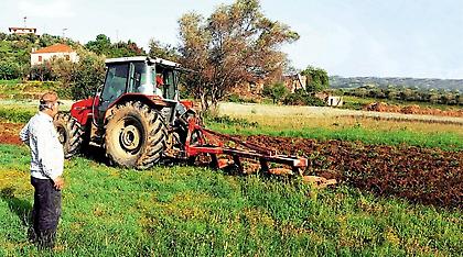 Από το 2017 η αύξηση-σοκ των εισφορών υγείας για αγρότες και νέους επαγγελματίες