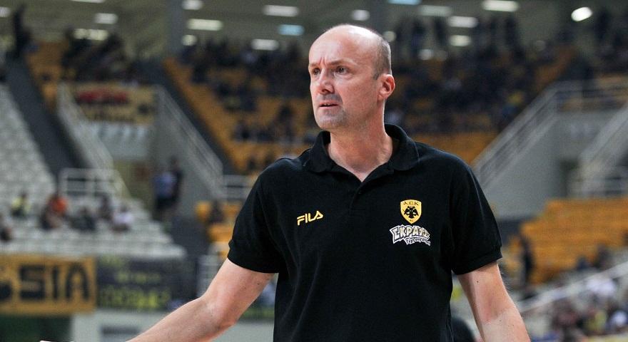 Ζντοβτς: «Με προβληματίζουν τα πάνω-κάτω που έχουμε»