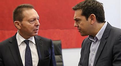 Μετωπική κυβέρνησης-Στουρνάρα για την τράπεζα Αττικής