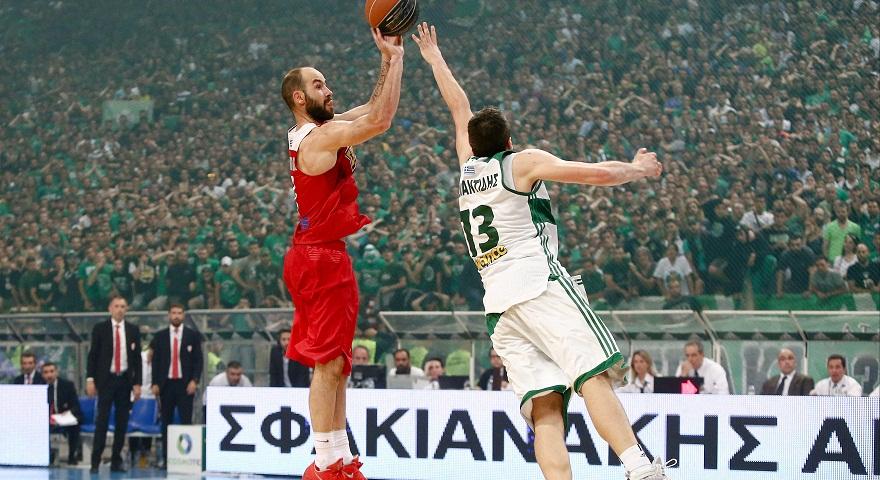 Έκανε τατουάζ το τρίποντο του Σπανούλη μέσα στο ΟΑΚΑ (pic)