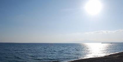 Ηλιοφάνεια με λίγες νεφώσεις (video)