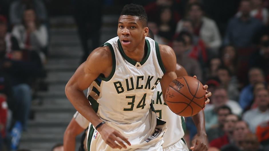 Ερωτευμένος ο Αντετοκούνμπο (pic)