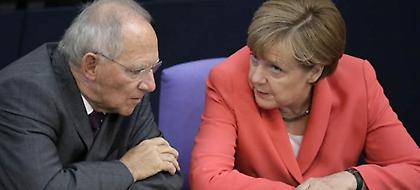 Spiegel: Ετοιμος να διαδεχθεί την Μέρκελ ο Σόιμπλε -Αλλά μόνο αν εκείνη αποσυρθεί