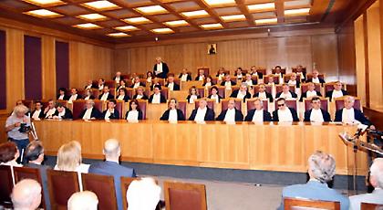 «Σκοτωμός» στο Συμβούλιο της Επικρατείας ανάμεσα στους δικηγόρους των τηλεοπτικών σταθμών