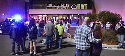 Επίθεση με μαχαίρι σε εμπορικό κέντρο στη Μινεσότα -Τραυμάτισε 8 φωνάζοντας για τον Αλλάχ