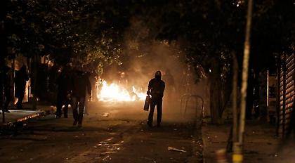 Επιθέσεις με μολότοφ σε διμοιρίες των ΜΑΤ στα Εξάρχεια