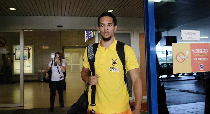 Έφτασε ο «καυτός» Ντίξον για την ΑΕΚ