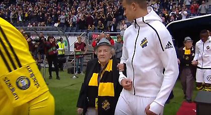 Ποια παιδάκια; Είσοδος στο γήπεδο με… συνταξιούχους (video)