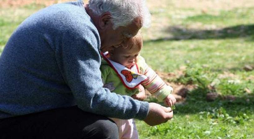 Η Ελλάδα γερνάει -Το 2050 θα είναι μία χώρα μεσηλίκων και γερόντων