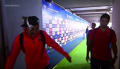 Ο «μπίχλας» Νεϊμάρ κάνει φάρσα με τσίχλα στον Σουάρες (video)