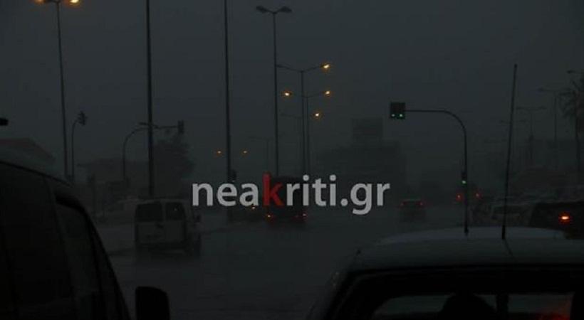 Κρήτη: Σφοδρή χαλαζόπτωση -Μαύρισε ο ουρανός από την κακοκαιρία (pics/video)