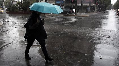 Έκτακτο δελτίο επιδείνωσης καιρού: Ισχυρές καταιγίδες μέχρι το απόγευμα της Πέμπτης