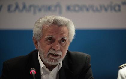 Δρίτσας: Ζητήσαμε επιβατηγά, οχηματαγωγά, για να καλυφθούν οι ανάγκες προσφύγων